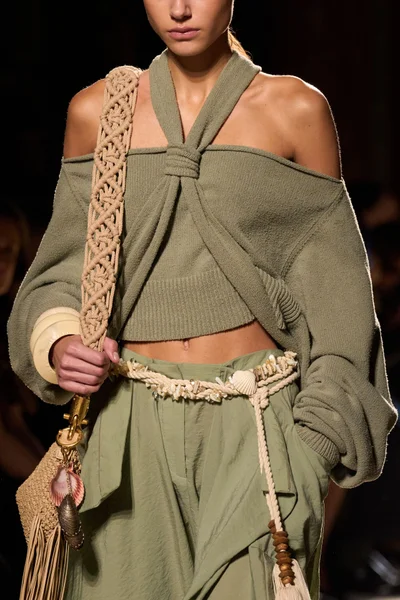 Look 3